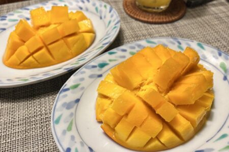 沖縄産のマンゴー